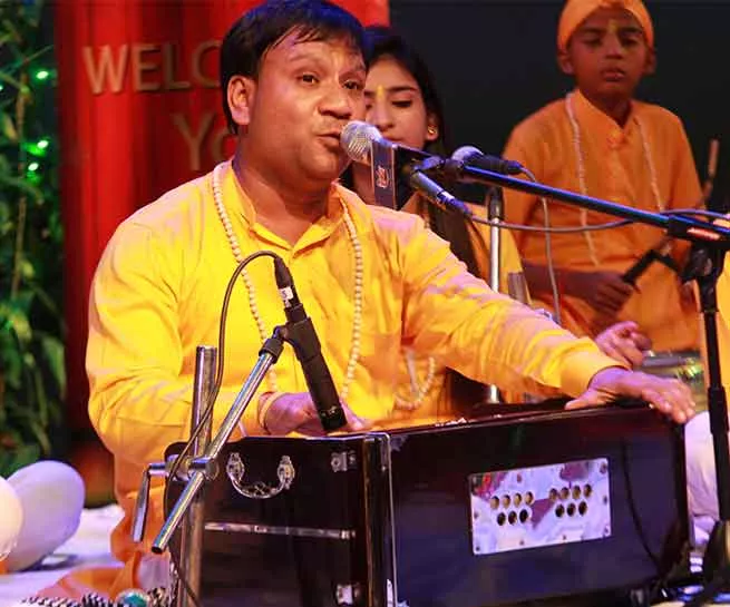 LONGEST DEVOTIONAL MEDLEY