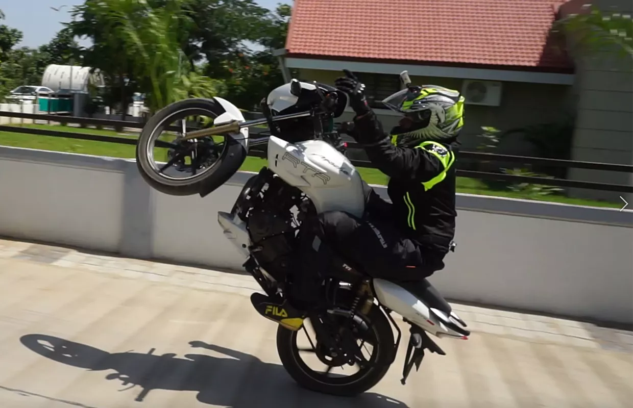 LONGEST MOTORCYCLE WHEELIE HANDLING WITHOUT HANDS