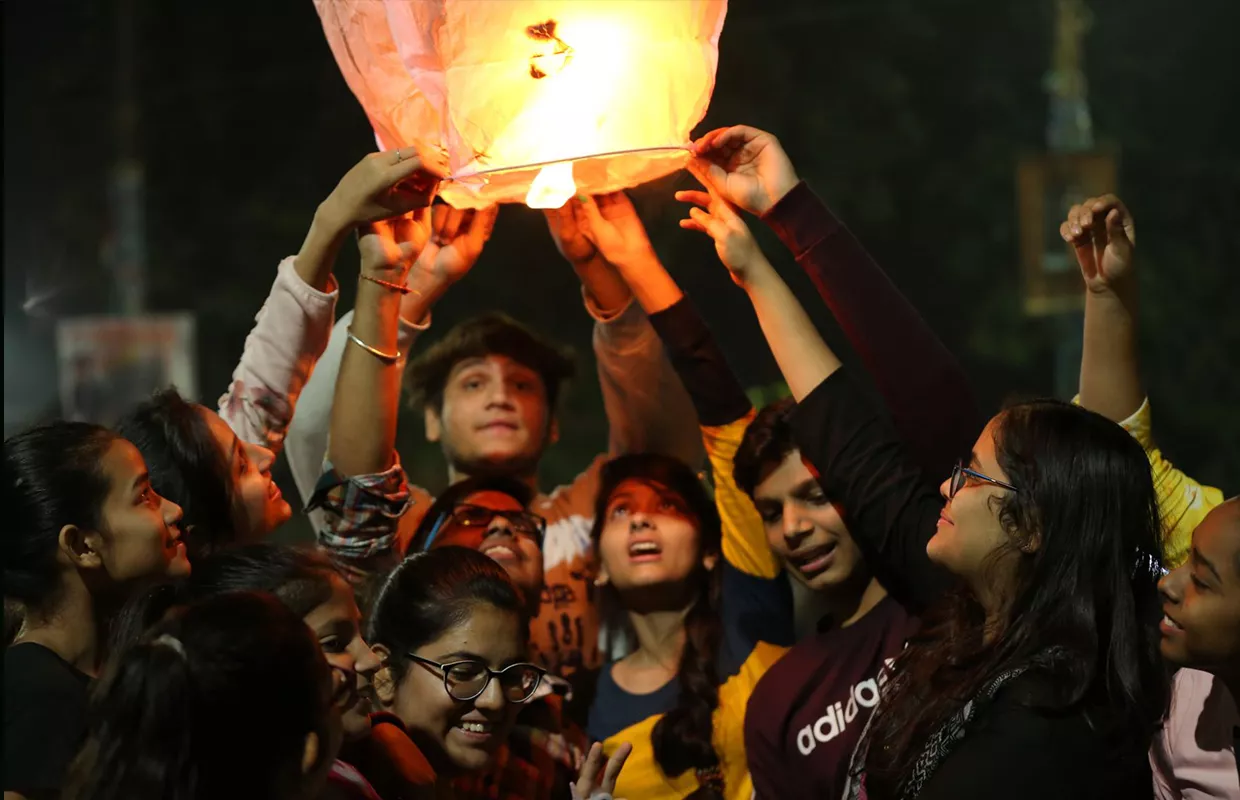 MAXIMUM SKY LANTERNS LIT-UP (SINGLE VENUE)