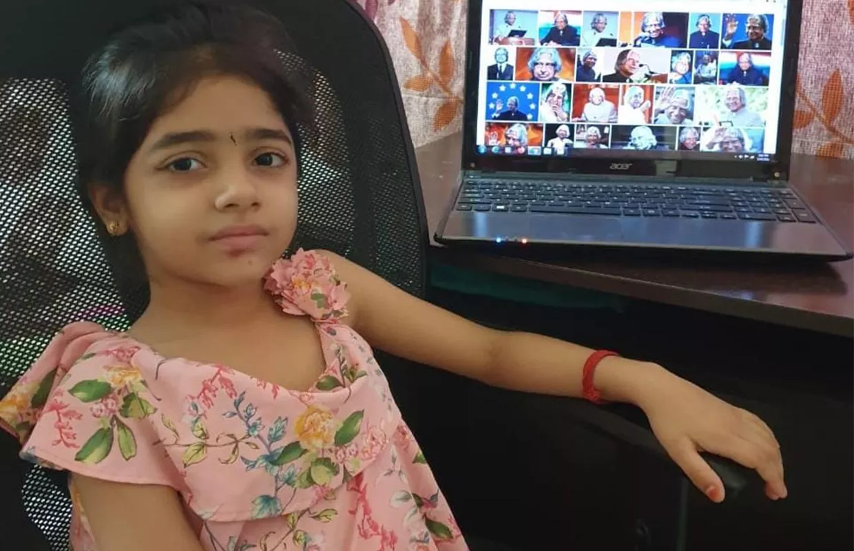 YOUNGEST TO IDENTIFY MAXIMUM FAMOUS PERSONALITIES ON SCREEN