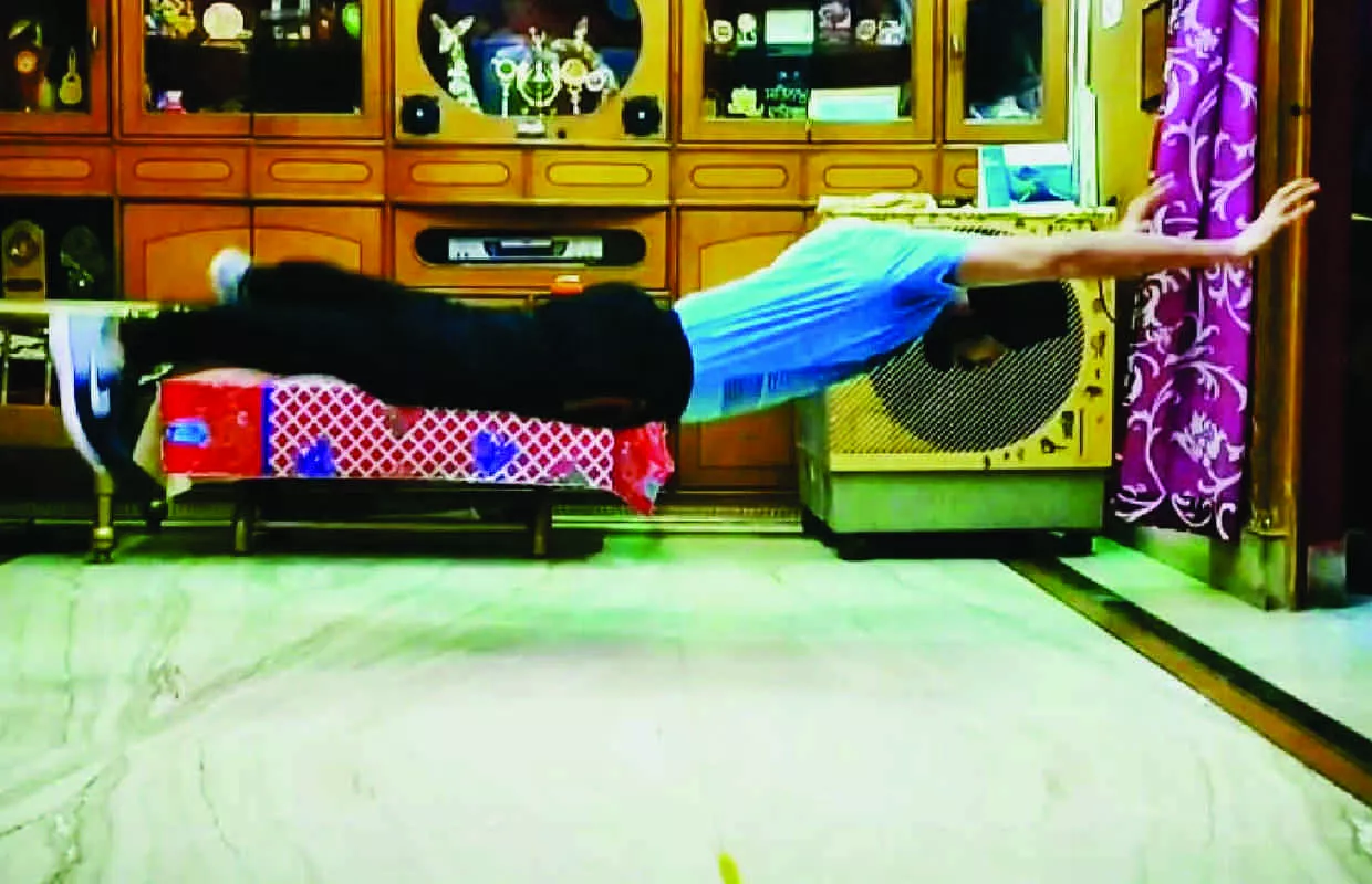 MOST SIDE JUMP PUSH-UPS IN ONE MINUTE