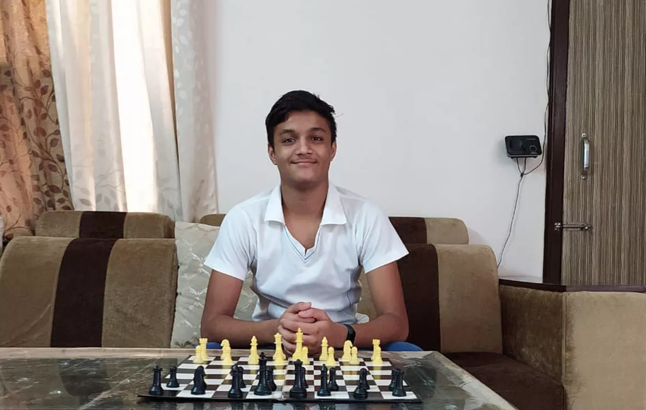 FASTEST ARRANGING THE CHESSMEN ON BOARD