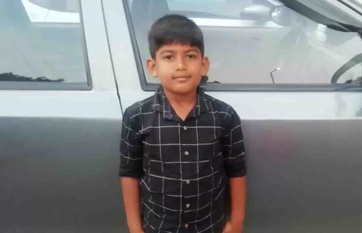 FASTEST TO RECITE PERIODIC TABLE WITHOUT READING (BROKEN)