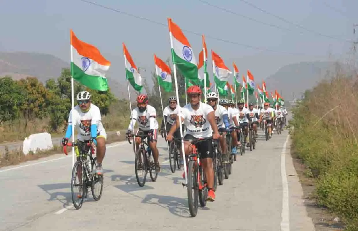 MAXIMUM DISTANCE COVERED BY CYCLISTS COLLECTIVELY CARRYING INDIAN NATIONAL FLAG IN ONE DAY (MULTIPLE VENUES)
