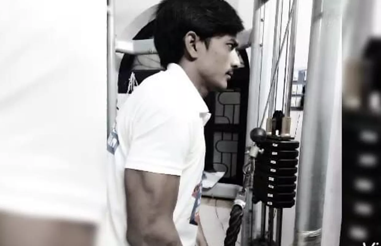 MOST DIAMOND PUSH-UPS IN ONE MINUTE (BROKEN)