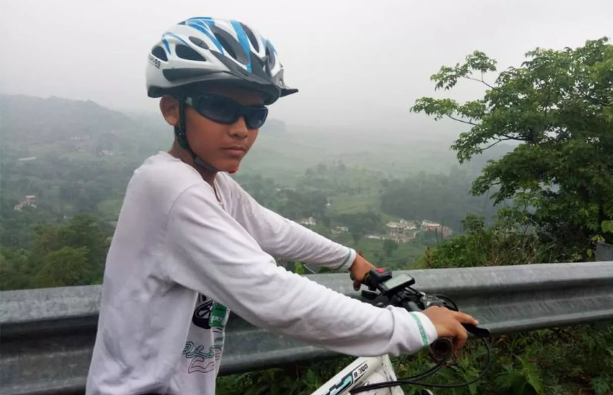 YOUNGEST BICYCLE RIDER ON HILLS