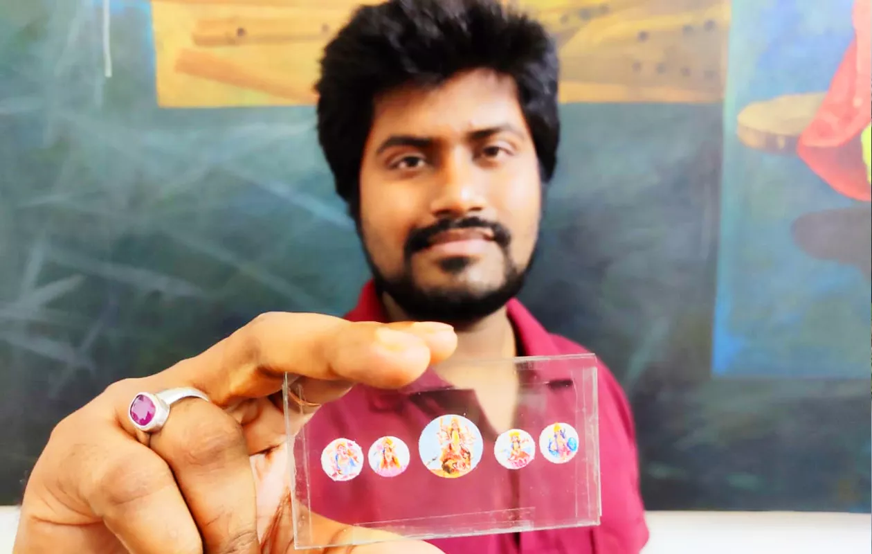 SMALLEST DURGA FAMILY ON BINDI SPHERES