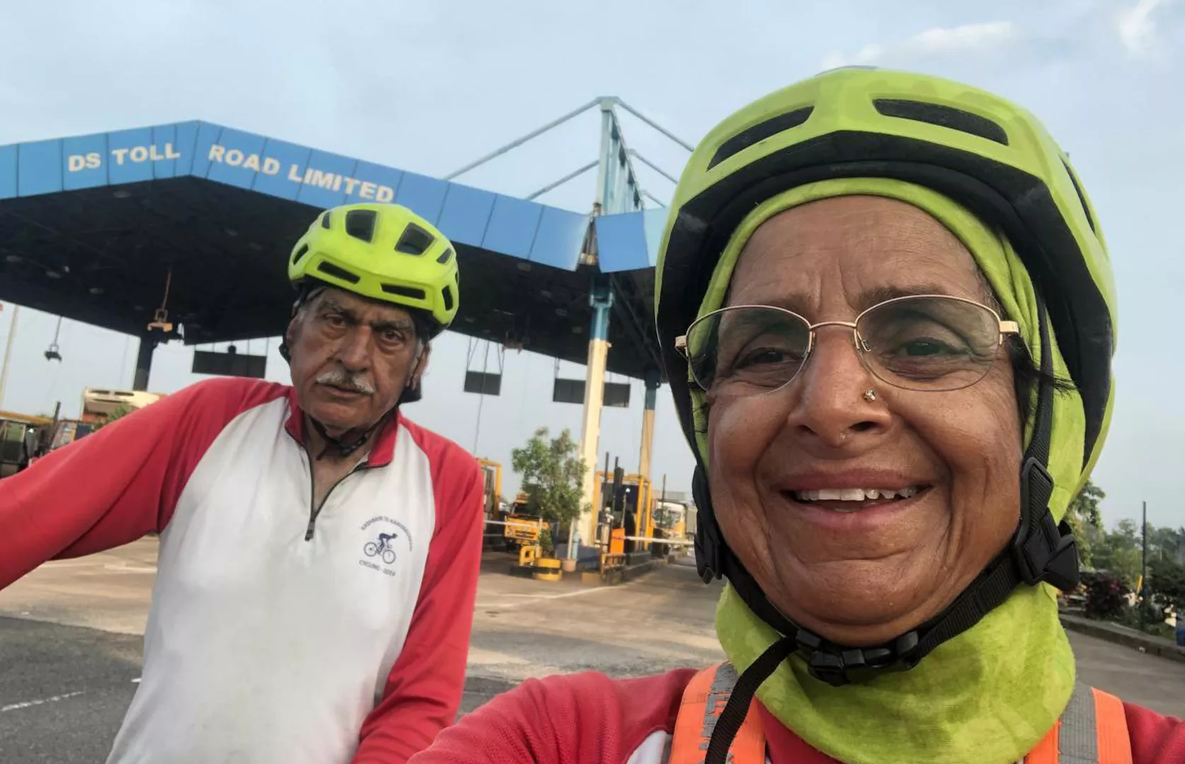 ELDEST COUPLE TO TRAVEL FROM SRINAGAR TO KANYAKUMARI ON BICYCLE (DUO)