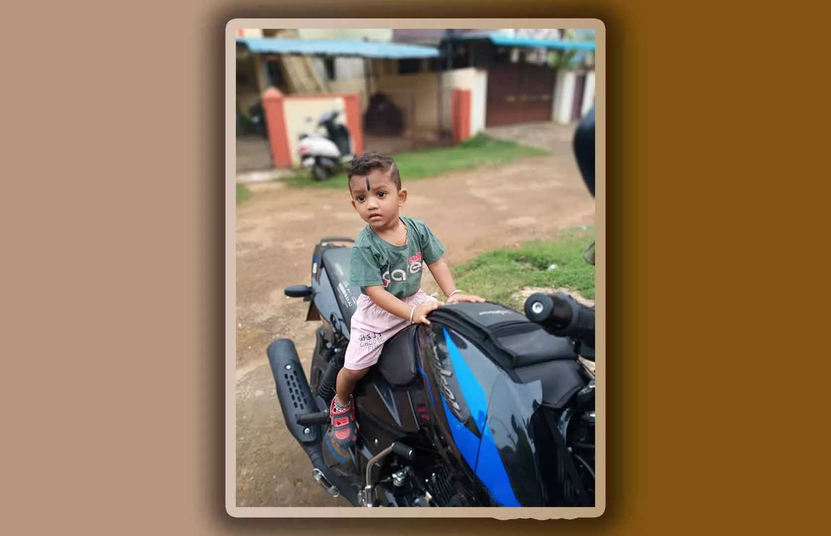 FASTEST TO COVER 200 METER DISTANCE WITH THE SPEED OF 2KMPH BY WALKING ON A TREADMILL (TODDLER)