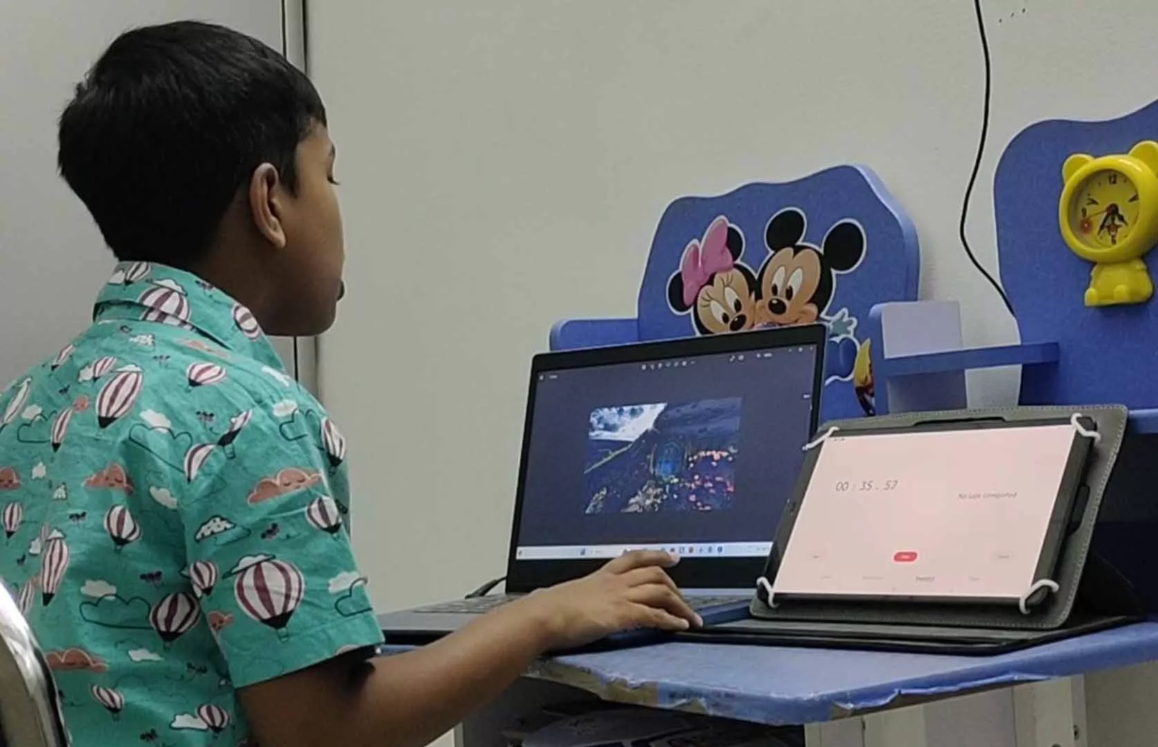 FASTEST TO IDENTIFY & RECITE NAMES OF 50 MONUMENTS ALONG WITH THEIR COUNTRY NAMES (KID)