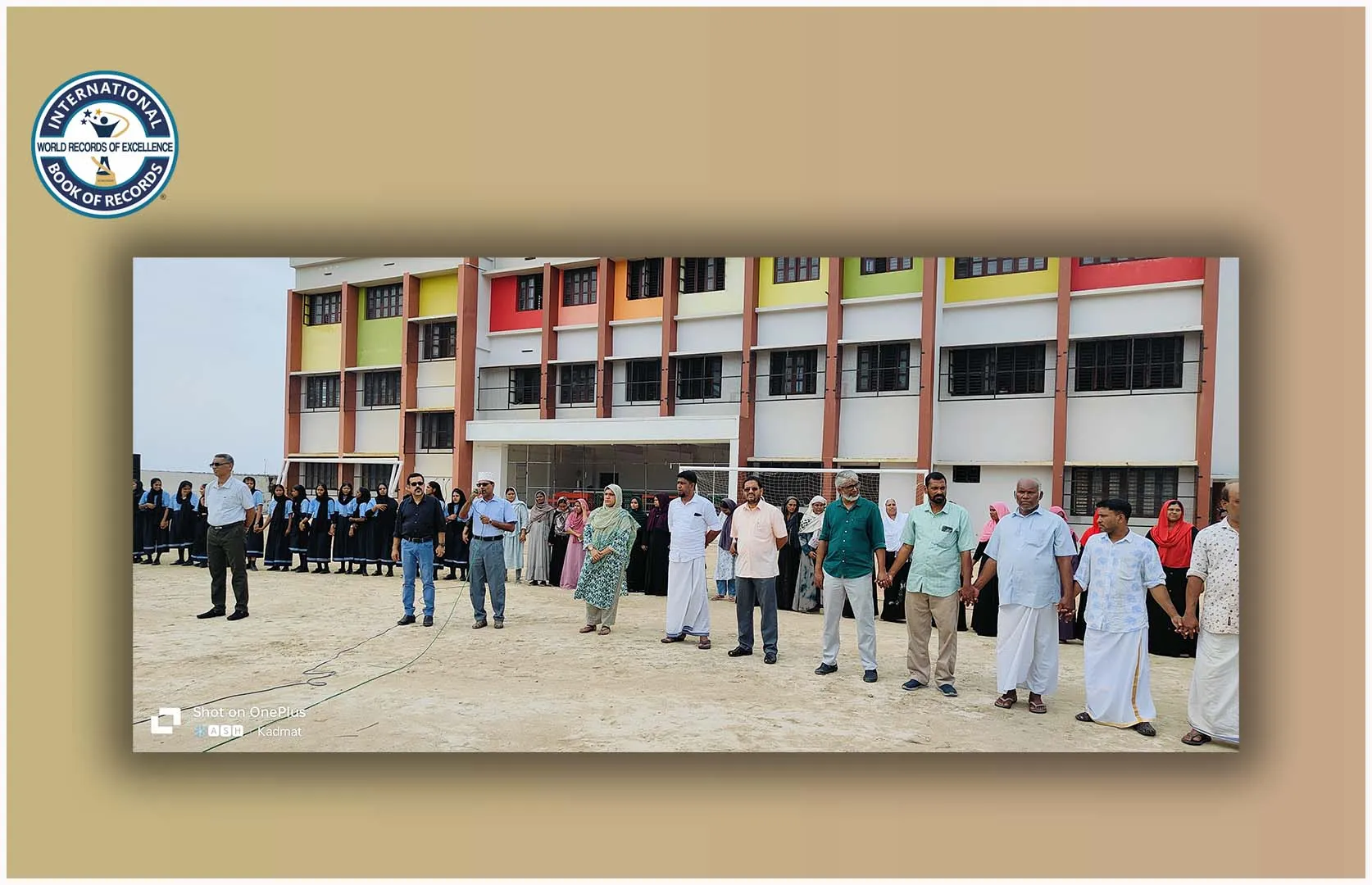 LARGEST CIRCULAR HUMAN CHAIN FORMED AGAINT TOBACCO PRODUCTS (MASS)